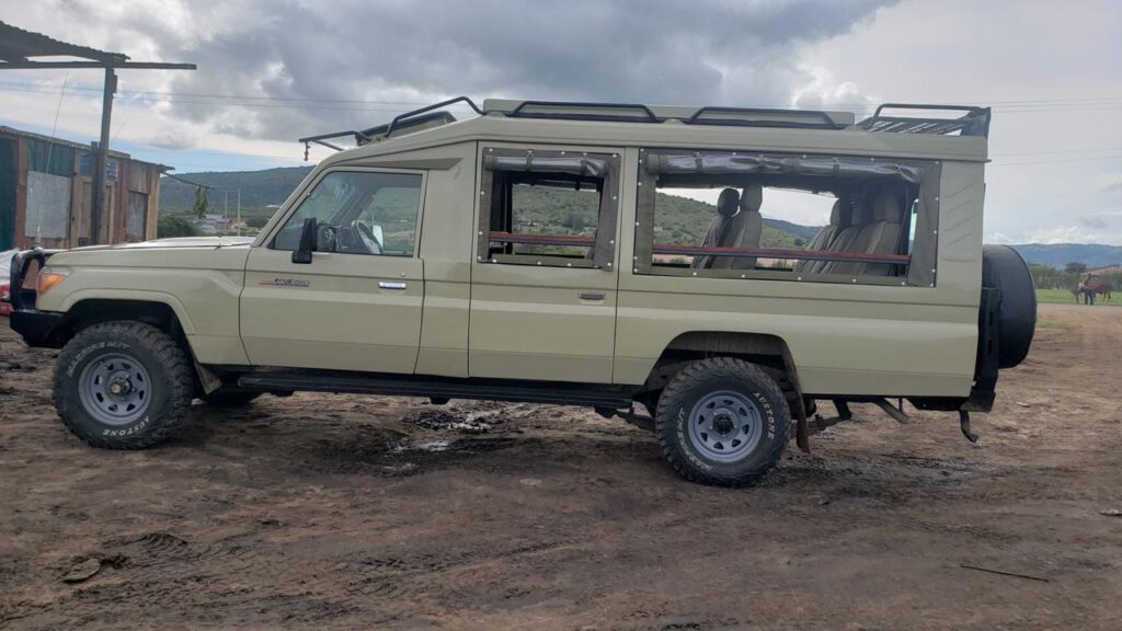 Land Cruiser Jeep Car Hire from Nairobi to Masai Mara