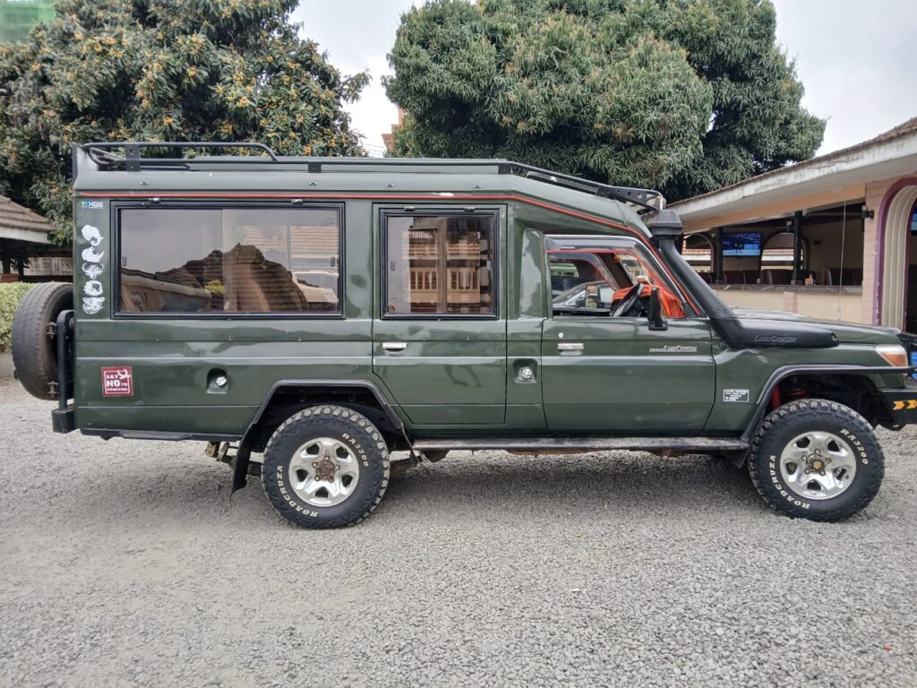 Safari vehicle used in 3-days masai mara budget safari offered by MasaiMara.ke and Kambu Campers