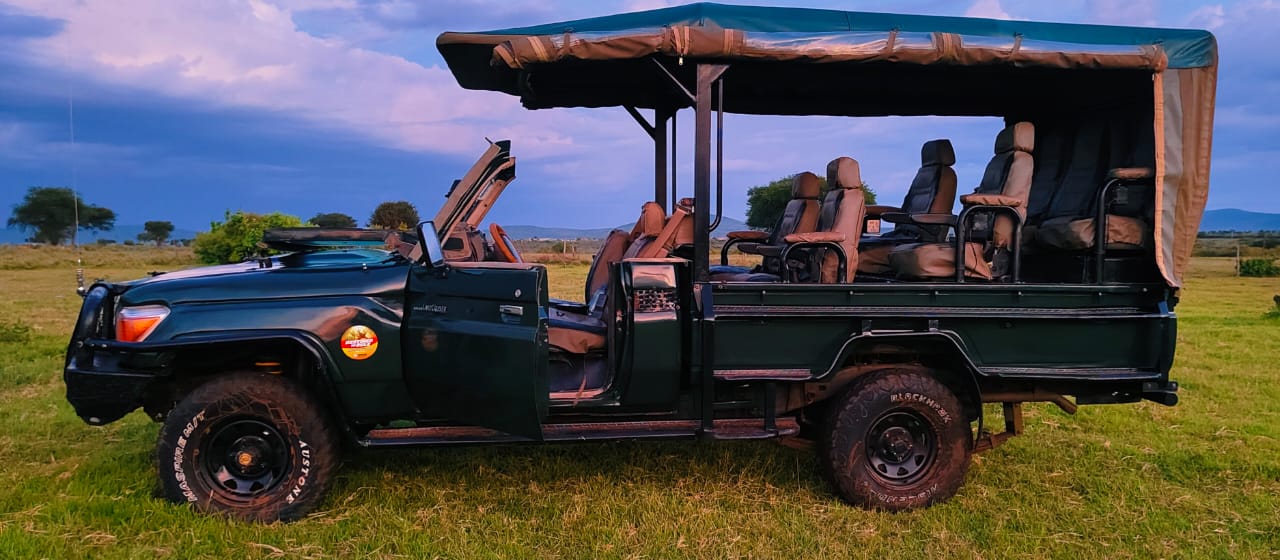 Open-Sides-Land-Cruiser-for-Masai-Mara-Safari for photograhy safaris